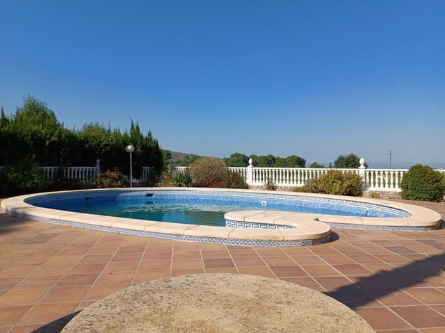 6 makuuhuone Huvila myytävänä paikassa Ontinyent mukana uima-altaan 
autotalli - 450 000 € (Ref: 9275846)