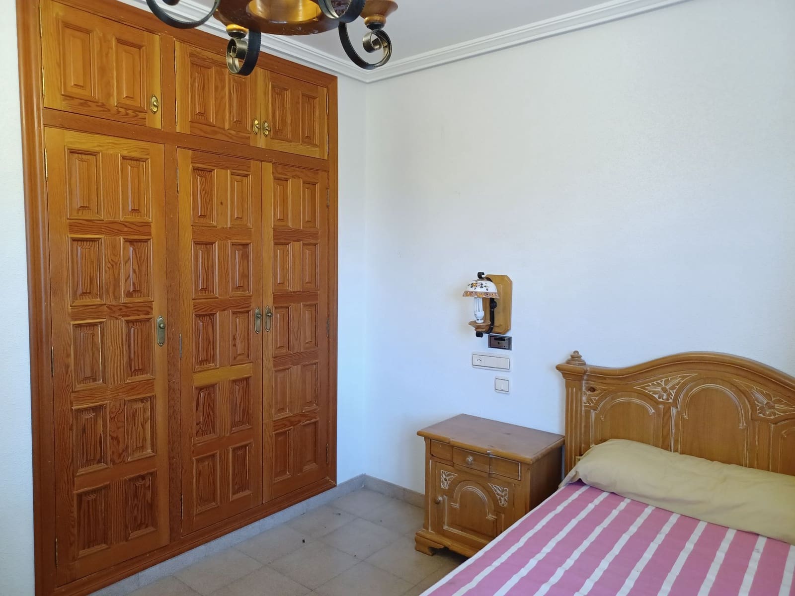 6 makuuhuone Huvila myytävänä paikassa Ontinyent mukana uima-altaan 
autotalli - 450 000 € (Ref: 9275846)