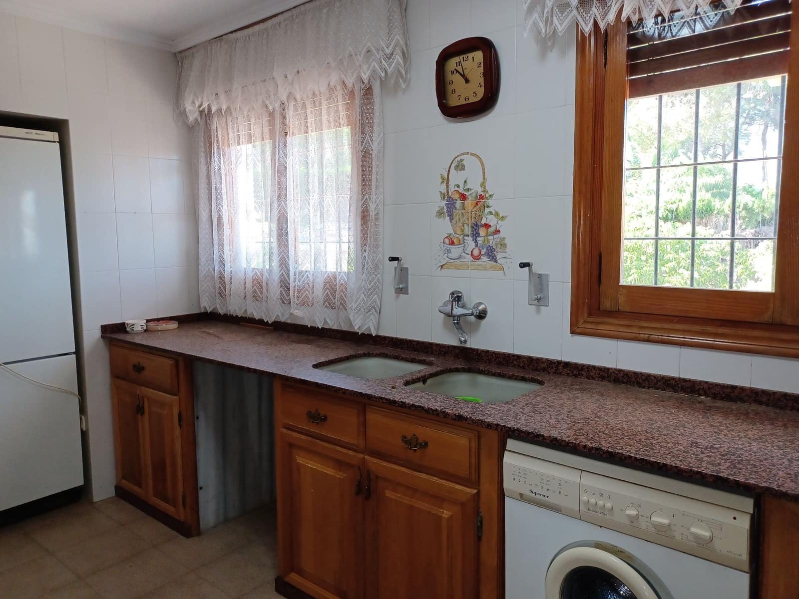 6 makuuhuone Huvila myytävänä paikassa Ontinyent mukana uima-altaan 
autotalli - 450 000 € (Ref: 9275846)