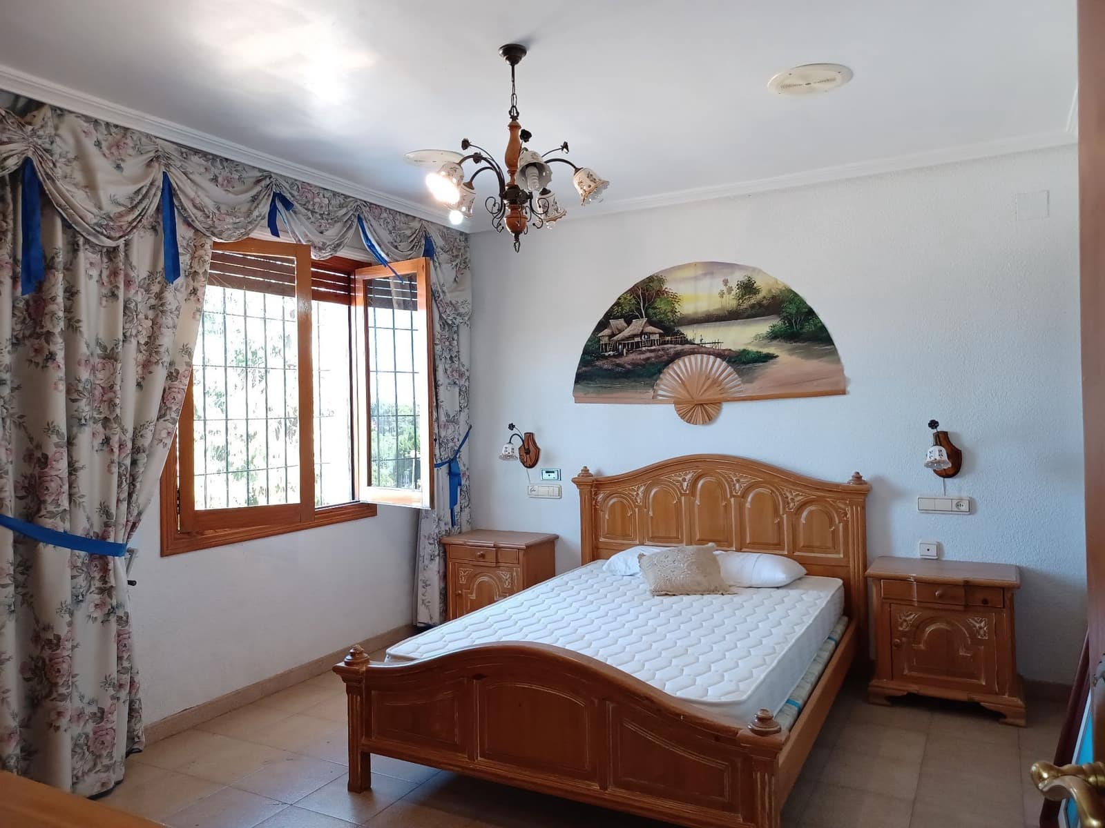 6 makuuhuone Huvila myytävänä paikassa Ontinyent mukana uima-altaan 
autotalli - 450 000 € (Ref: 9275846)