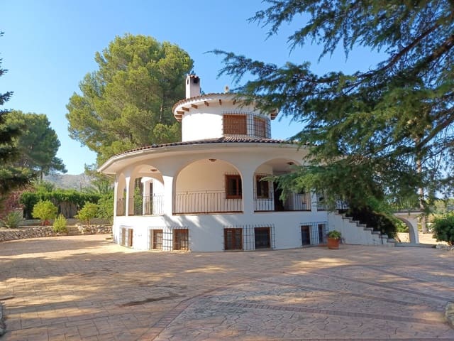 6 makuuhuone Huvila myytävänä paikassa Ontinyent mukana uima-altaan 
autotalli - 450 000 € (Ref: 9275846)