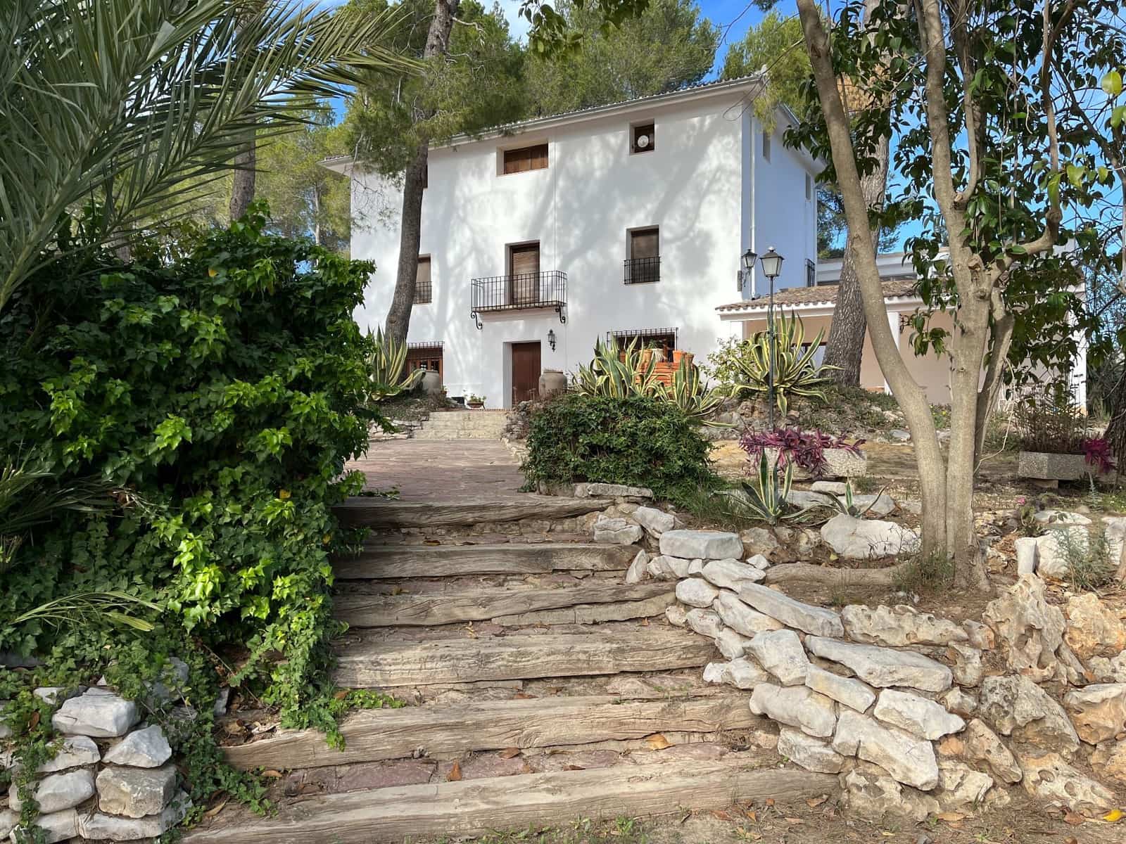 7 slaapkamer Villa te koop in Ontinyent met zwembad garage - € 650.000 (Ref: 9275847)