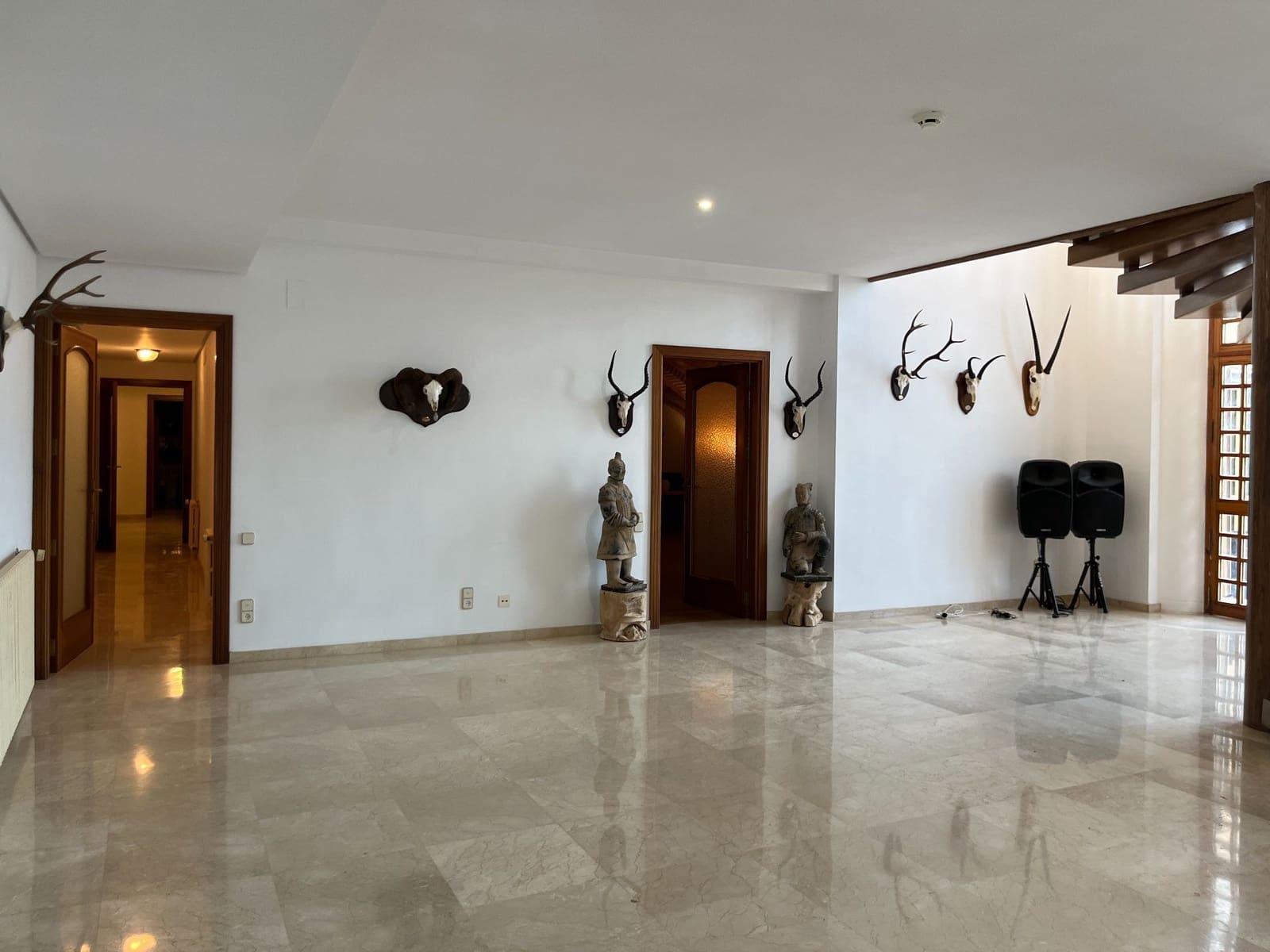 6 bedroom Villa for sale in Ontinyent with pool garage - € 1,290,000 (Ref: 9275849)