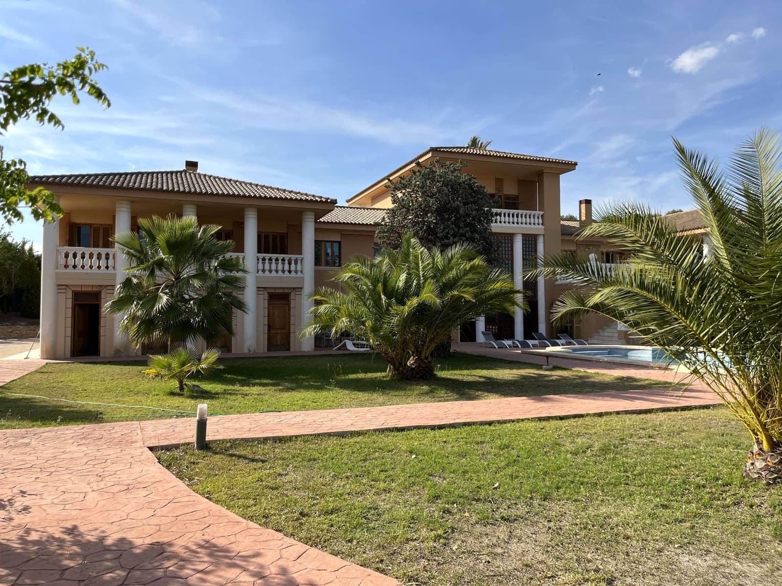 6 bedroom Villa for sale in Ontinyent with pool garage - € 1,290,000 (Ref: 9275849)