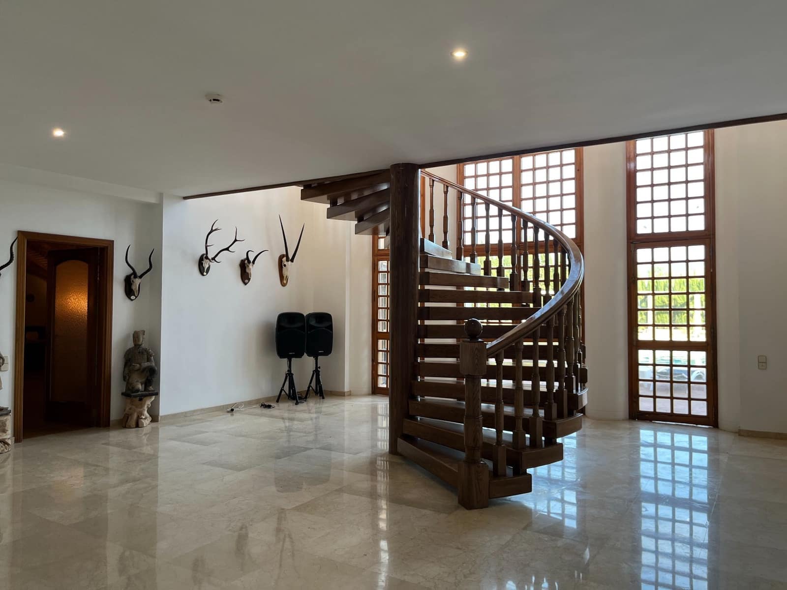 6 bedroom Villa for sale in Ontinyent with pool garage - € 1,290,000 (Ref: 9275849)