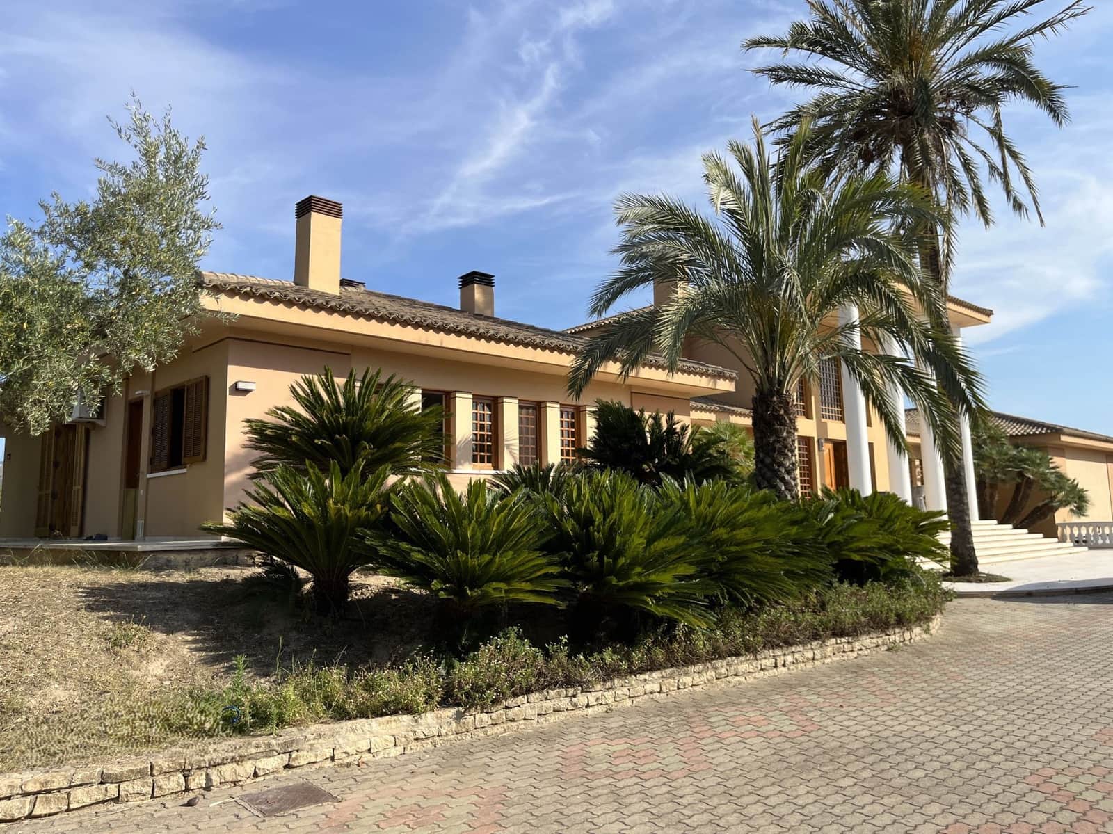 6 bedroom Villa for sale in Ontinyent with pool garage - € 1,290,000 (Ref: 9275849)