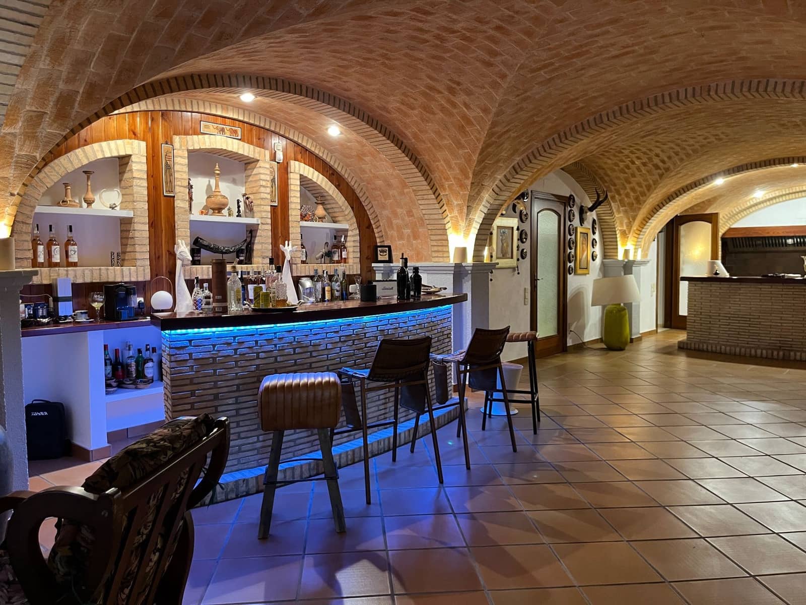 6 bedroom Villa for sale in Ontinyent with pool garage - € 1,290,000 (Ref: 9275849)