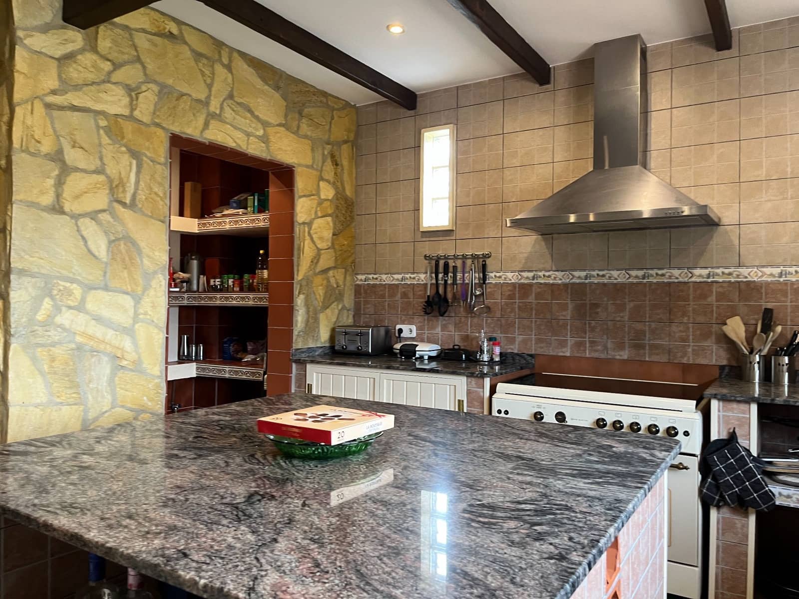 6 soverom Villa til salgs i L'Olleria med svømmebasseng - € 495 000 (Ref: 9275854)