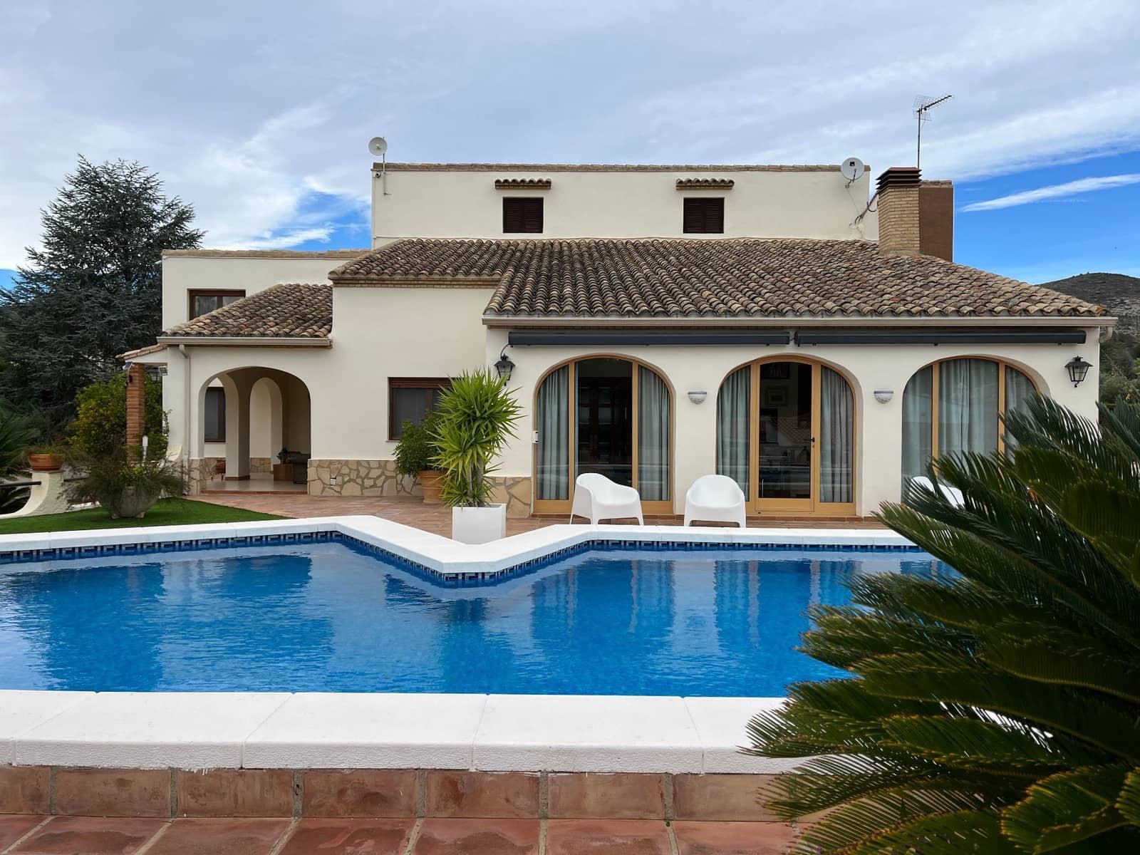 4 soverom Villa til salgs i Ontinyent med svømmebasseng garasje - € 850 000 (Ref: 9275855)