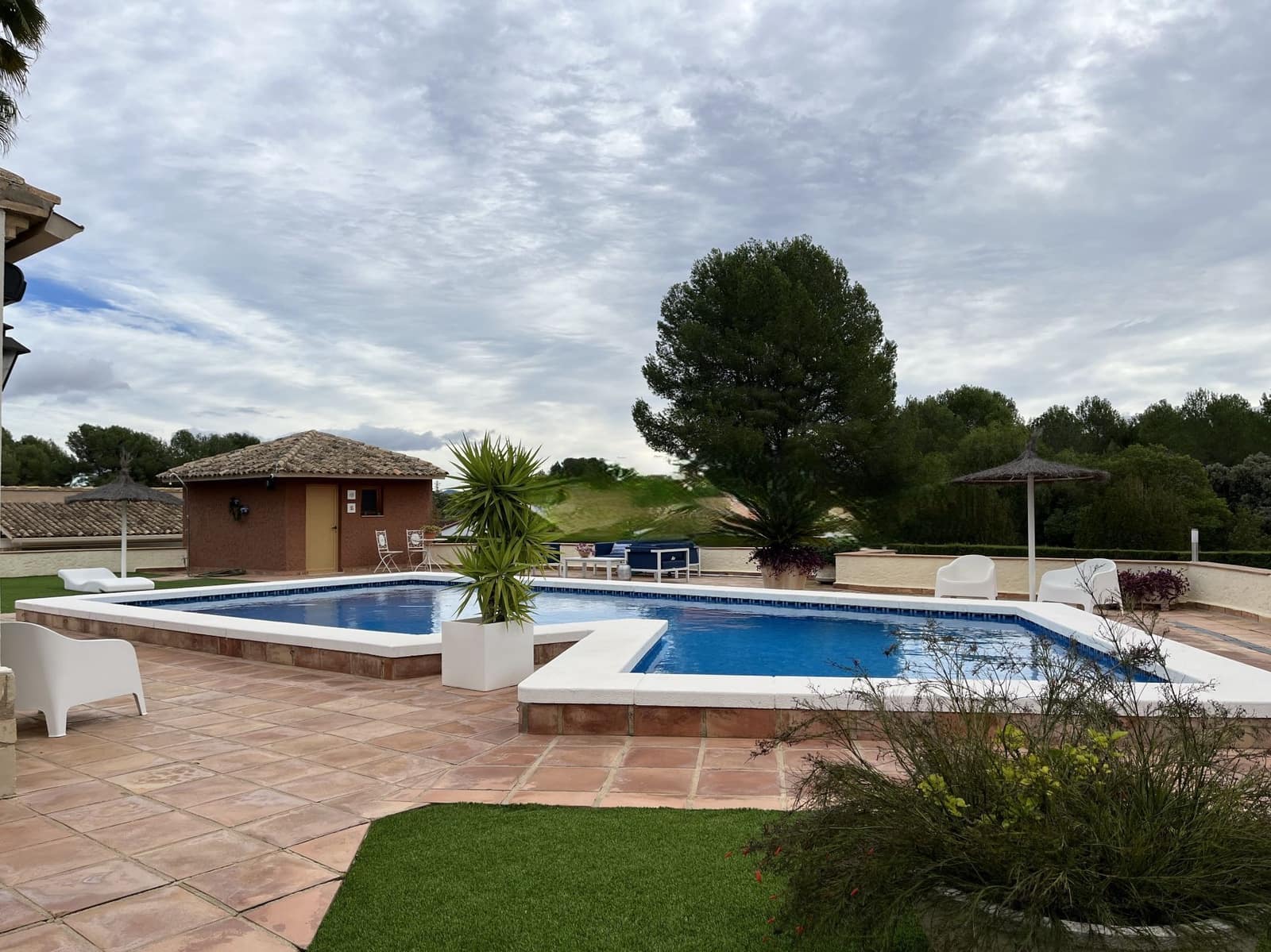 4 soverom Villa til salgs i Ontinyent med svømmebasseng garasje - € 850 000 (Ref: 9275855)