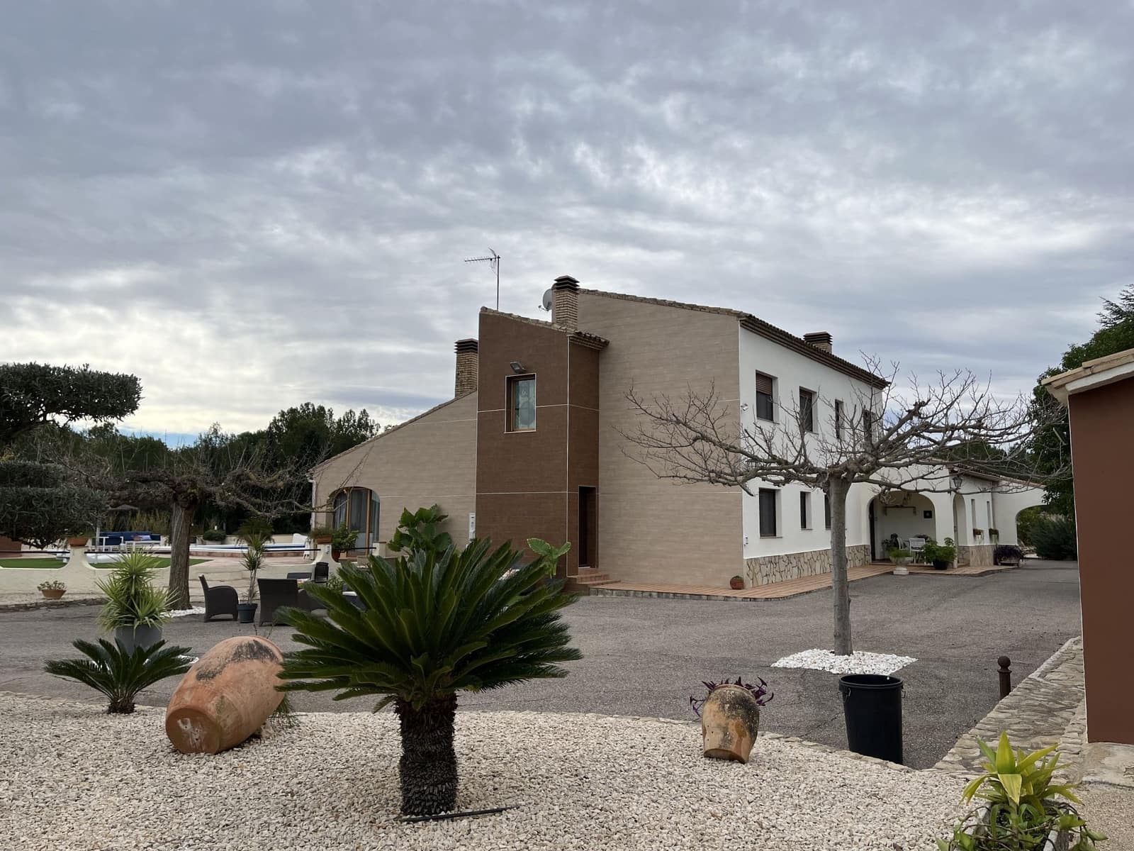 4 soverom Villa til salgs i Ontinyent med svømmebasseng garasje - € 850 000 (Ref: 9275855)