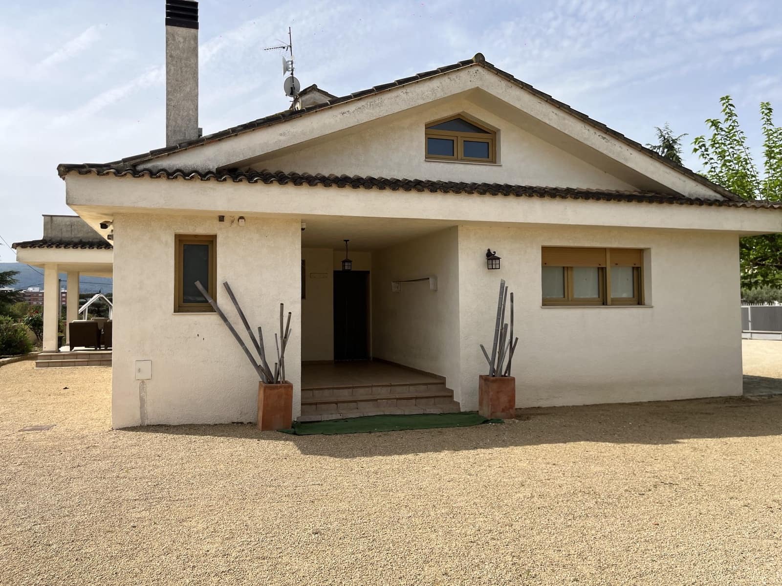 4 soveværelse Villa til salg i Ontinyent med swimmingpool garage - € 690.000 (Ref: 9275860)