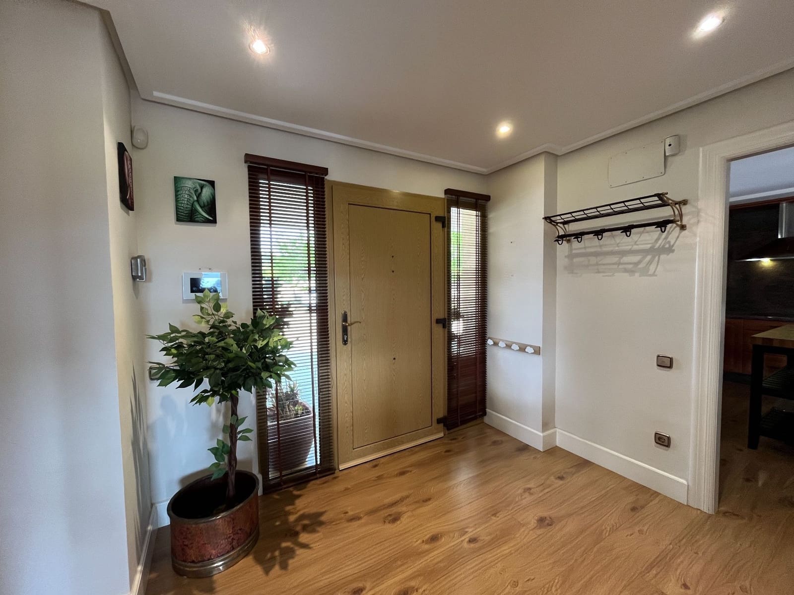 4 soveværelse Villa til salg i Ontinyent med swimmingpool garage - € 690.000 (Ref: 9275860)