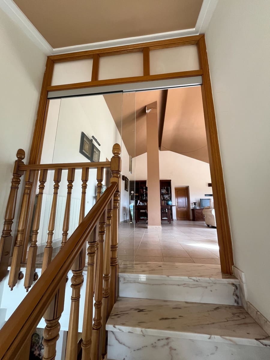 4 soveværelse Villa til salg i Ontinyent med swimmingpool garage - € 690.000 (Ref: 9275860)