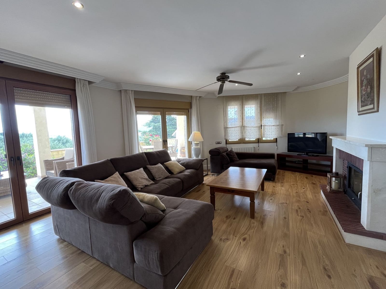 4 soveværelse Villa til salg i Ontinyent med swimmingpool garage - € 690.000 (Ref: 9275860)