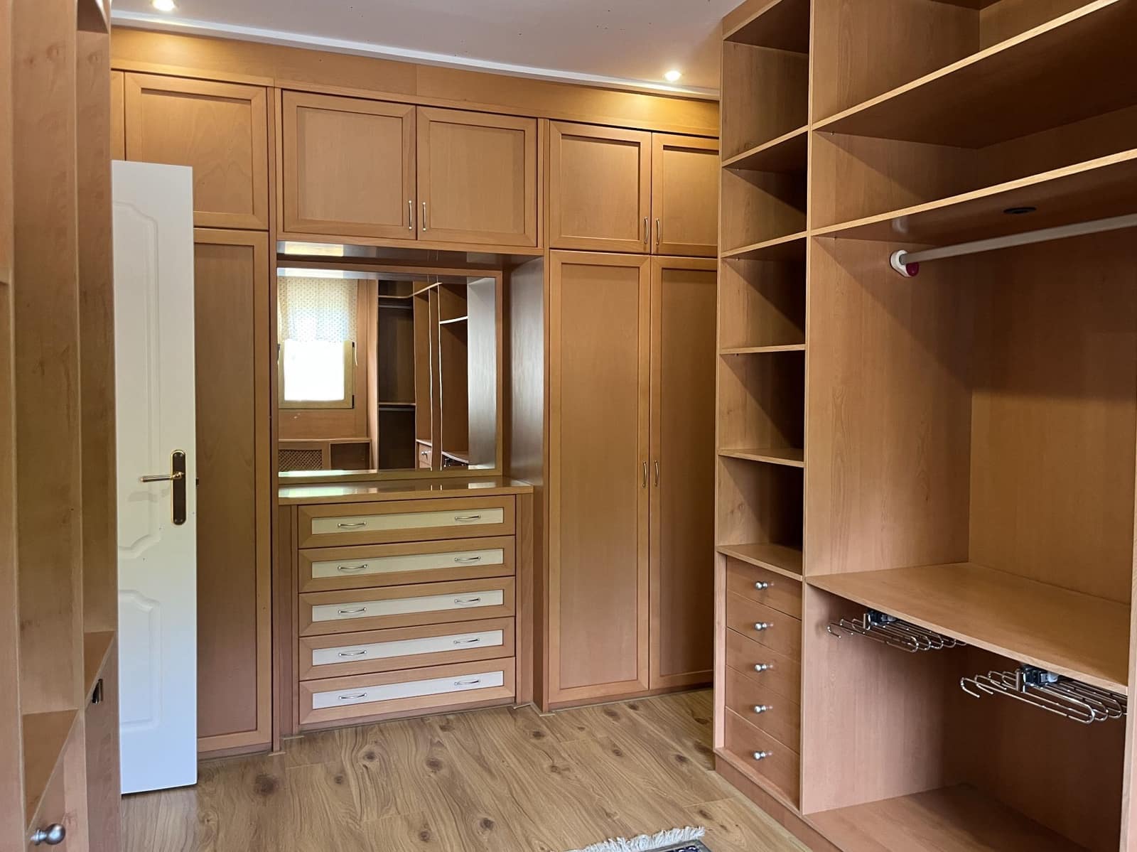 4 soveværelse Villa til salg i Ontinyent med swimmingpool garage - € 690.000 (Ref: 9275860)