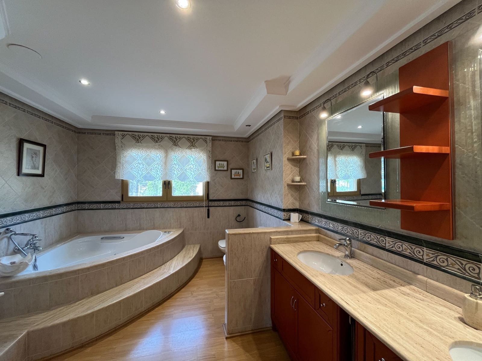 4 soveværelse Villa til salg i Ontinyent med swimmingpool garage - € 690.000 (Ref: 9275860)