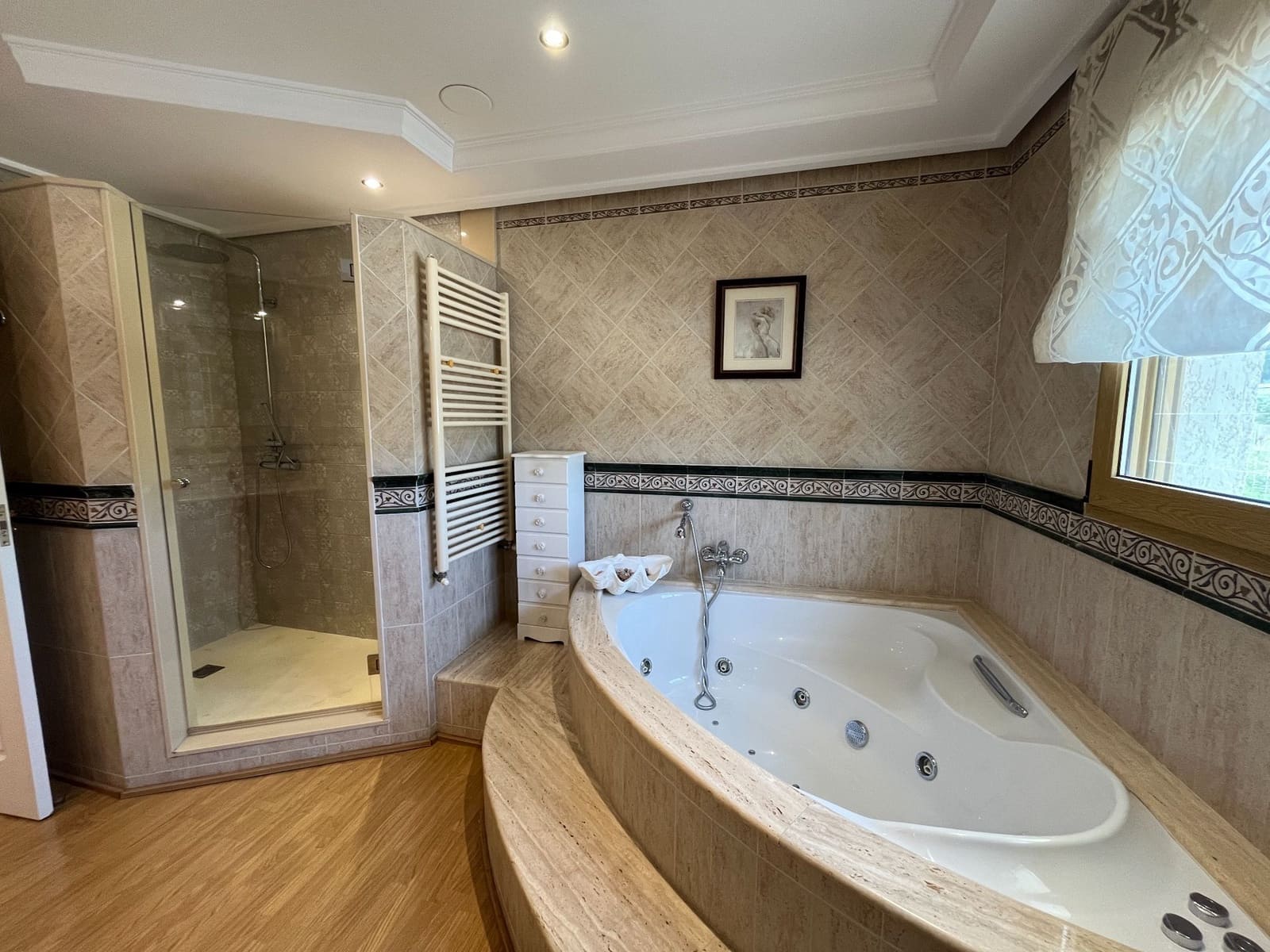 4 soveværelse Villa til salg i Ontinyent med swimmingpool garage - € 690.000 (Ref: 9275860)