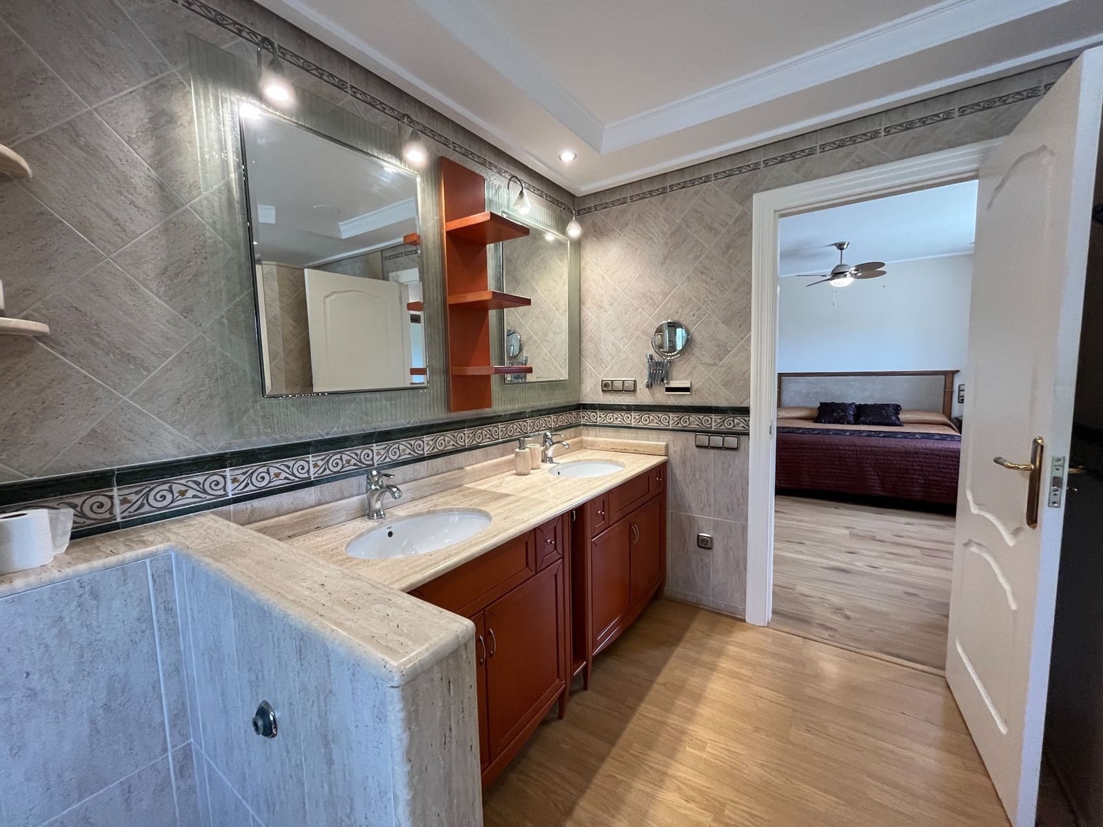 4 soveværelse Villa til salg i Ontinyent med swimmingpool garage - € 690.000 (Ref: 9275860)