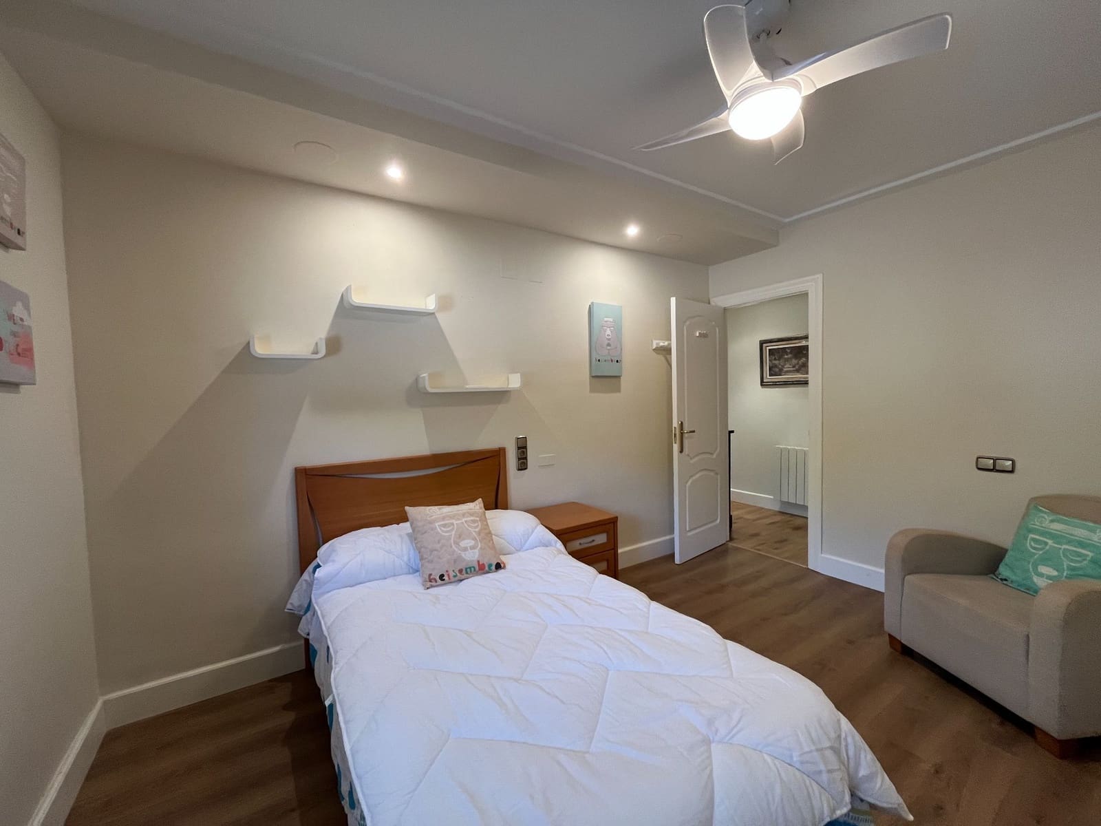 4 soveværelse Villa til salg i Ontinyent med swimmingpool garage - € 690.000 (Ref: 9275860)