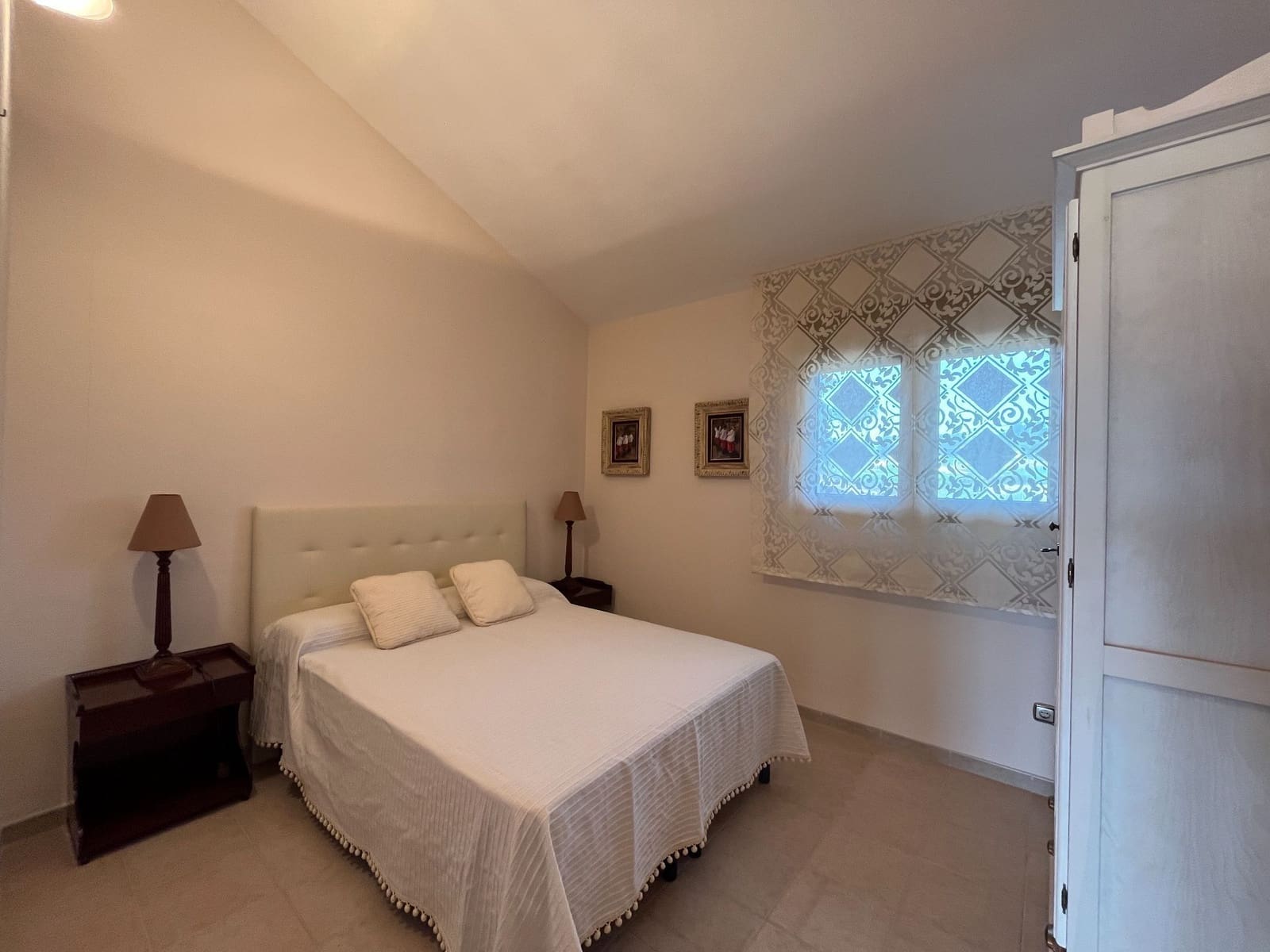 4 soveværelse Villa til salg i Ontinyent med swimmingpool garage - € 690.000 (Ref: 9275860)