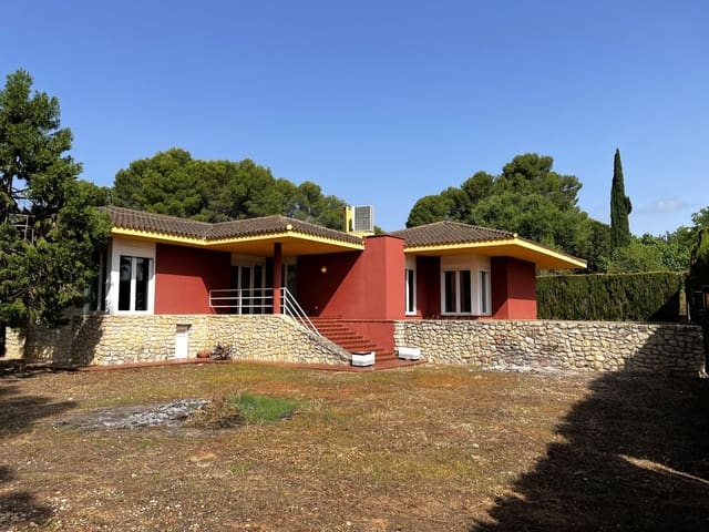 3 makuuhuone Huvila myytävänä paikassa Ontinyent mukana 
autotalli - 420 000 € (Ref: 9275861)