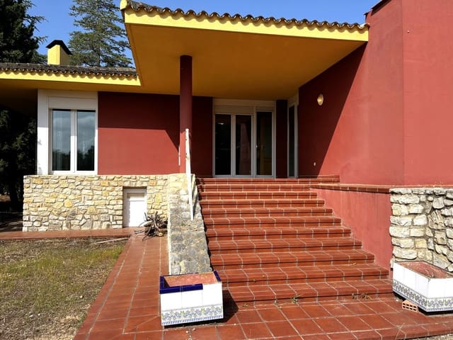 3 makuuhuone Huvila myytävänä paikassa Ontinyent mukana 
autotalli - 420 000 € (Ref: 9275861)