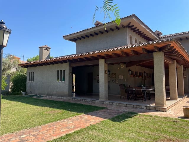 7 bedroom Villa for sale in Ontinyent with pool garage - € 450,000 (Ref: 9275862)