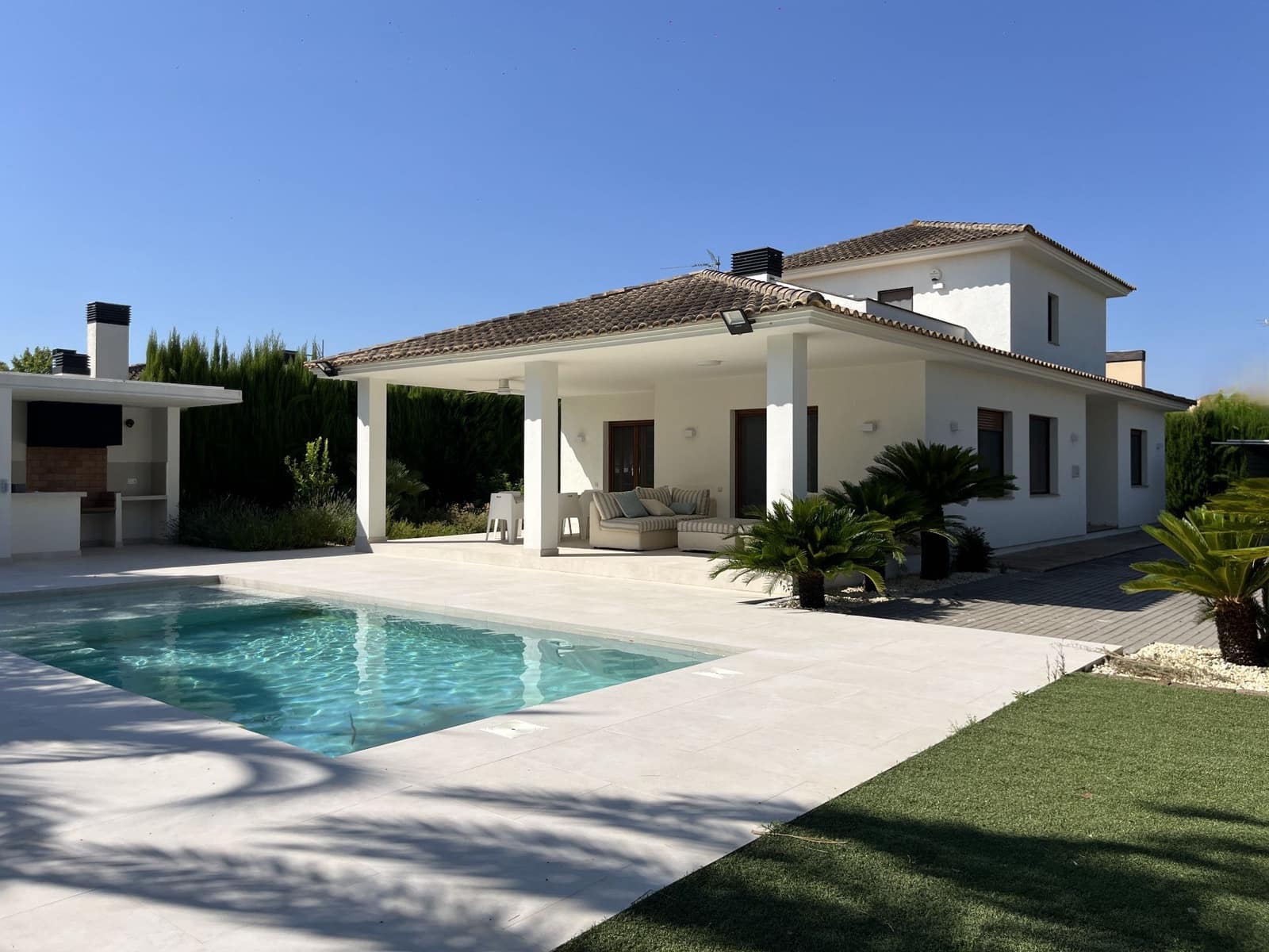 4 soveværelse Villa til salg i Ontinyent med swimmingpool garage - € 890.000 (Ref: 9294182)