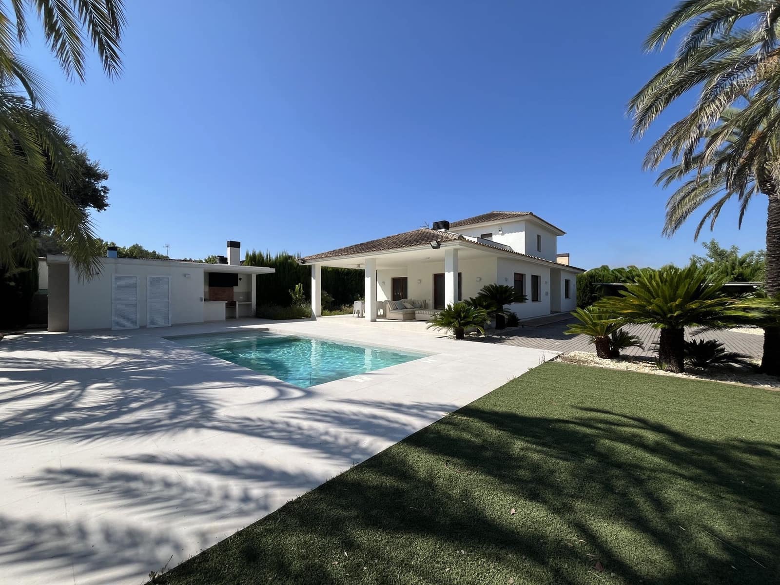 4 soveværelse Villa til salg i Ontinyent med swimmingpool garage - € 890.000 (Ref: 9294182)