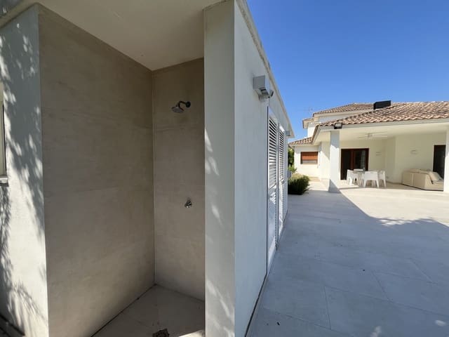 4 makuuhuone Huvila myytävänä paikassa Ontinyent mukana uima-altaan 
autotalli - 890 000 € (Ref: 9294182)