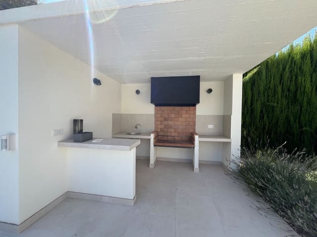 4 makuuhuone Huvila myytävänä paikassa Ontinyent mukana uima-altaan 
autotalli - 890 000 € (Ref: 9294182)