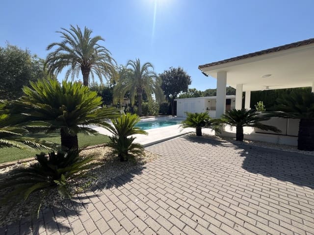 4 makuuhuone Huvila myytävänä paikassa Ontinyent mukana uima-altaan 
autotalli - 890 000 € (Ref: 9294182)