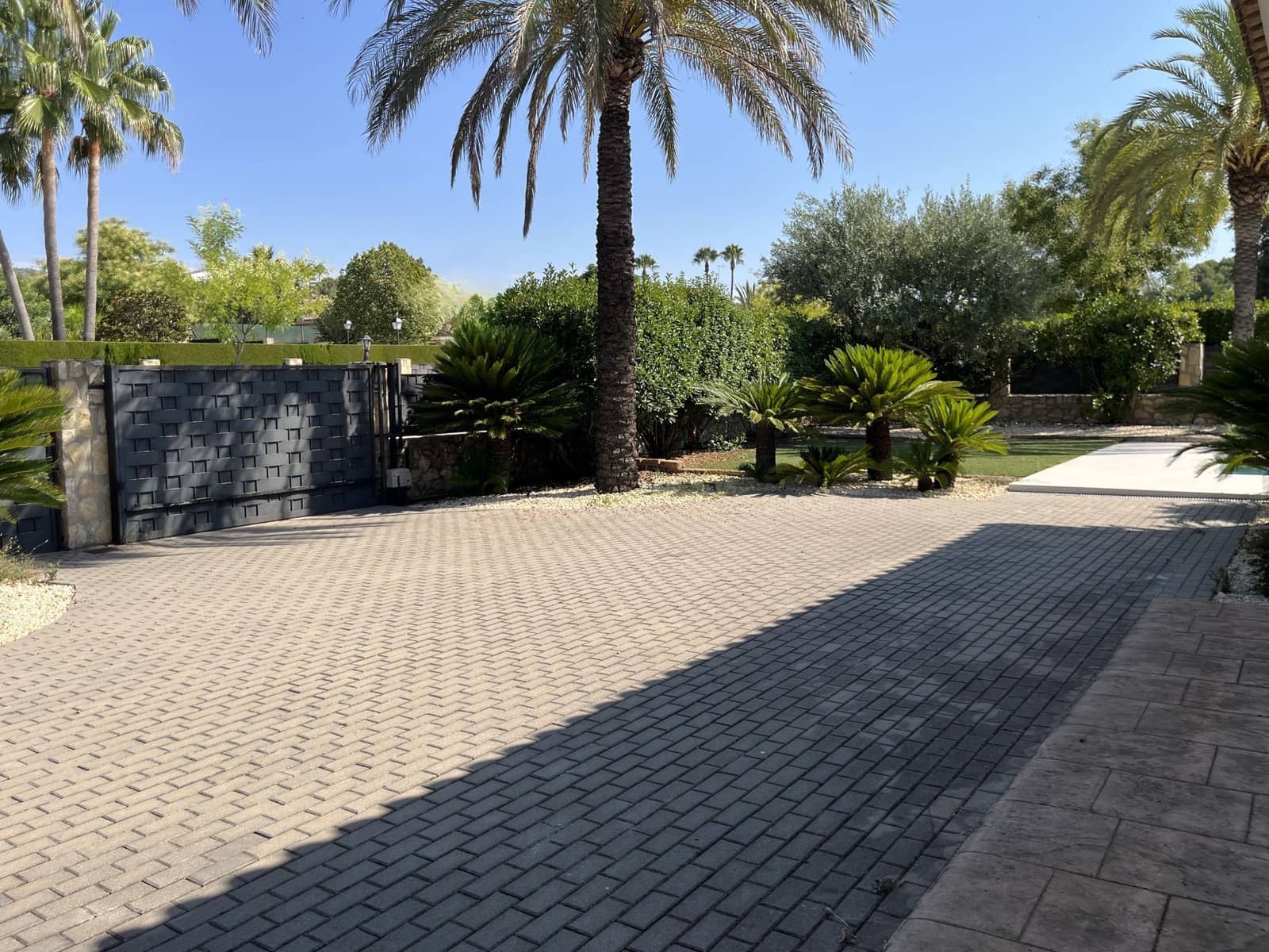 4 soveværelse Villa til salg i Ontinyent med swimmingpool garage - € 890.000 (Ref: 9294182)