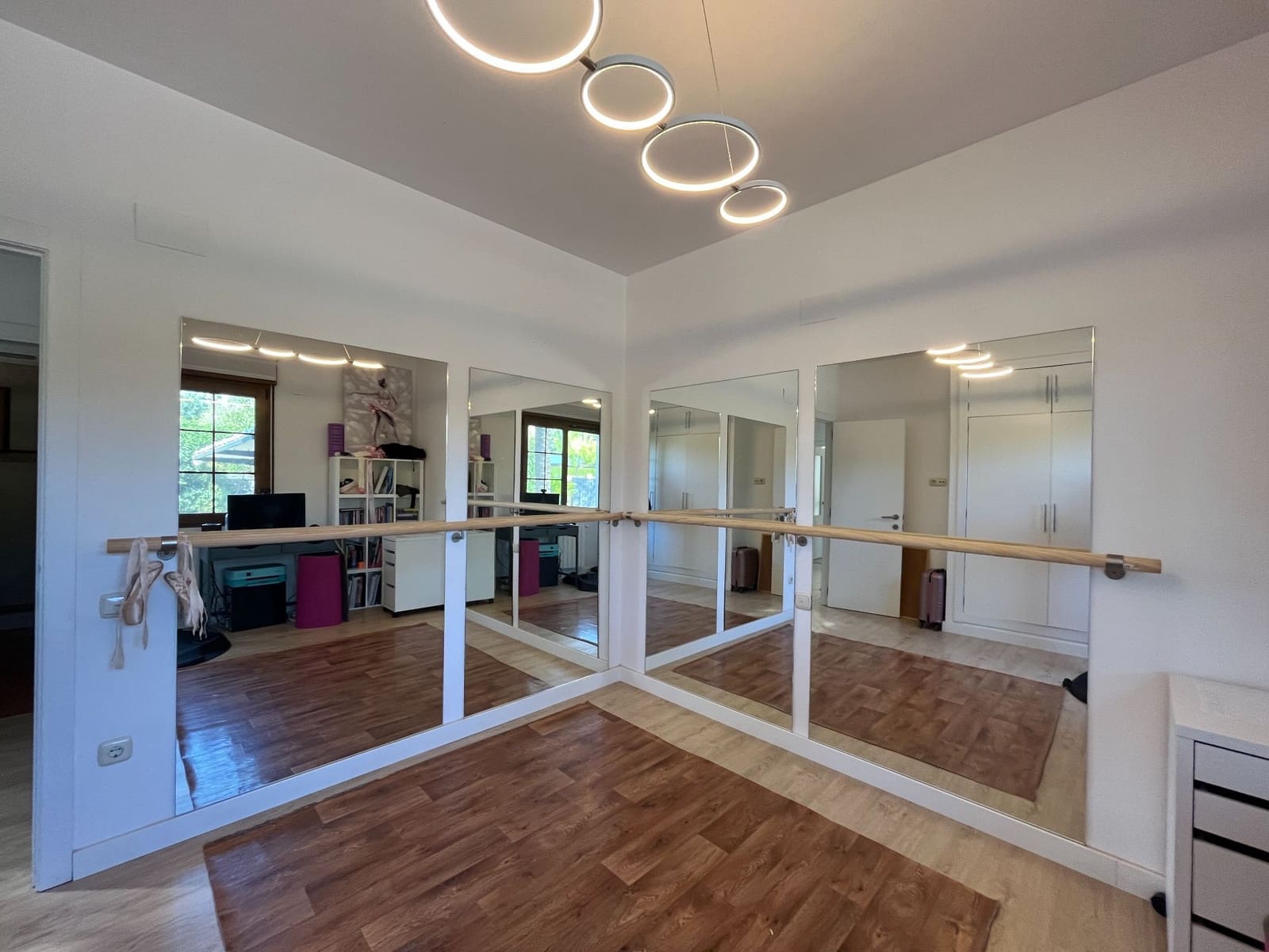 4 soveværelse Villa til salg i Ontinyent med swimmingpool garage - € 890.000 (Ref: 9294182)