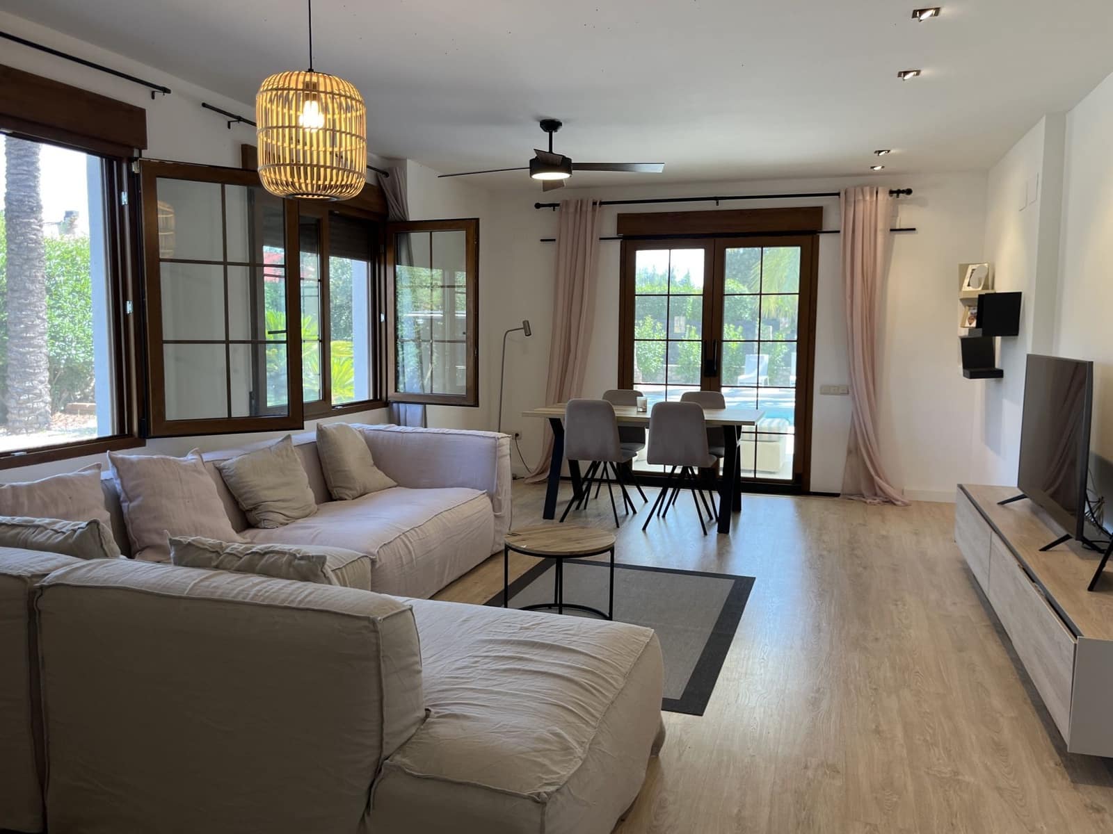 4 soveværelse Villa til salg i Ontinyent med swimmingpool garage - € 890.000 (Ref: 9294182)