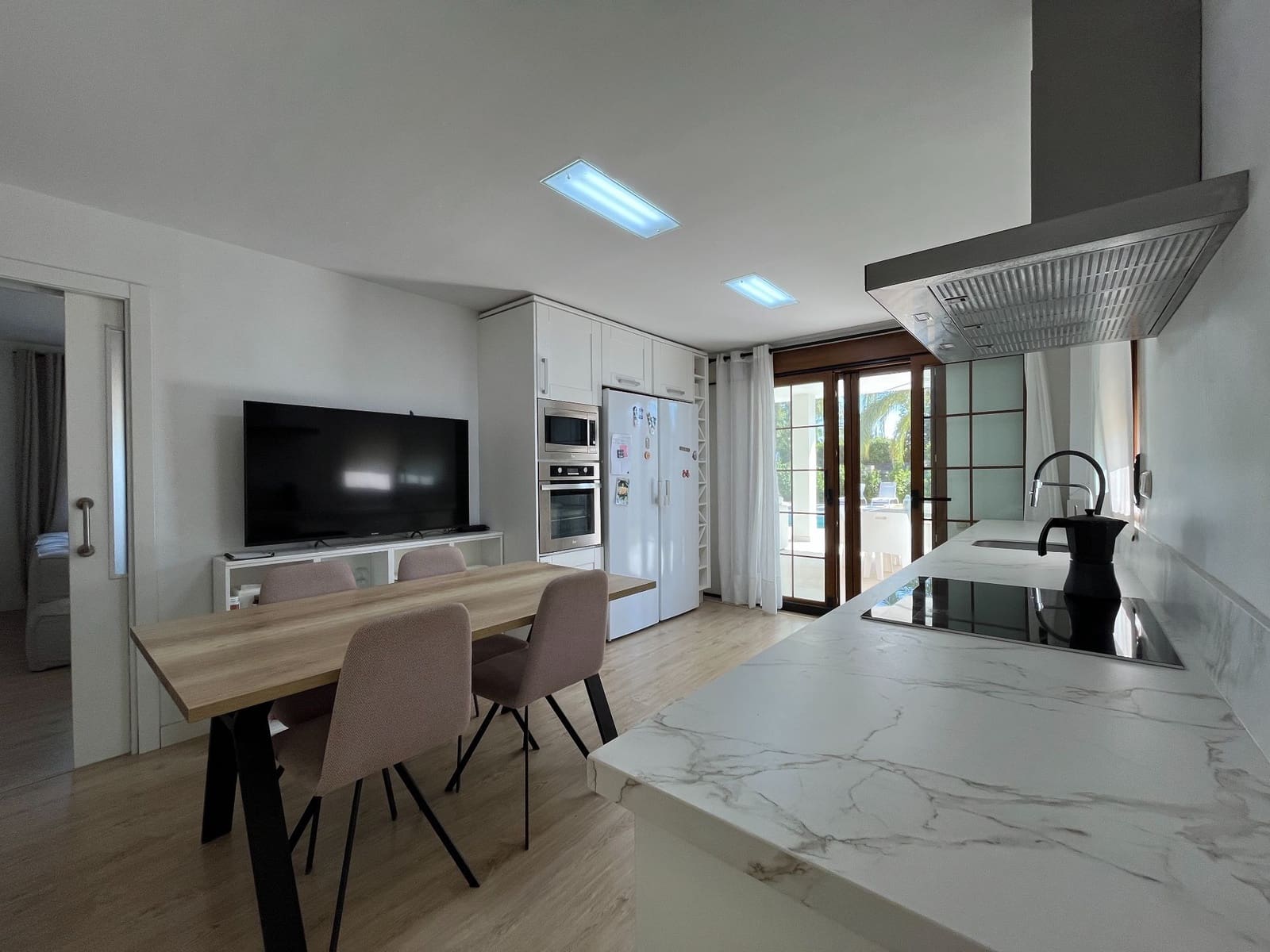 4 soveværelse Villa til salg i Ontinyent med swimmingpool garage - € 890.000 (Ref: 9294182)