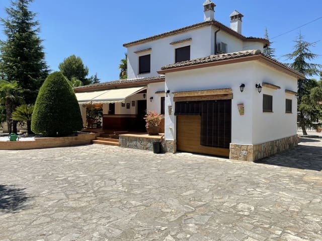 4 bedroom Villa for sale in Ontinyent with pool garage - € 550,000 (Ref: 9421897)