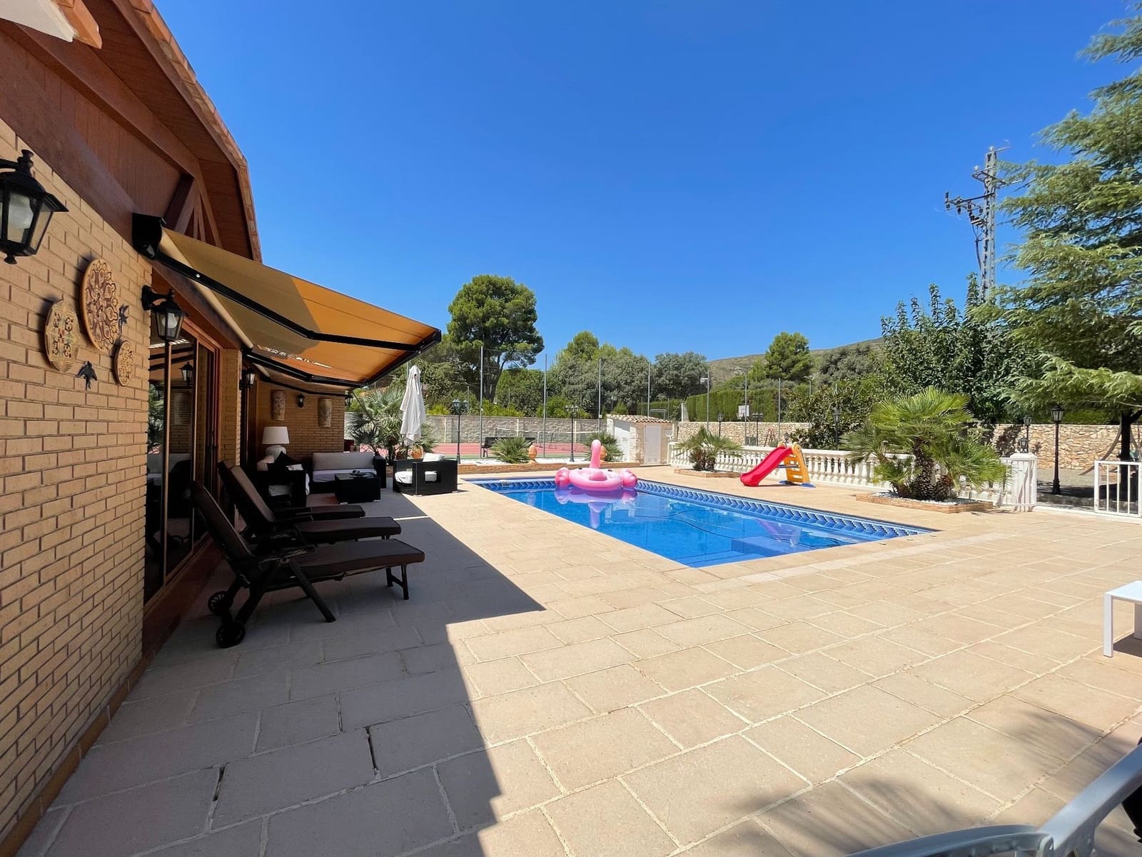 4 makuuhuone Huvila myytävänä paikassa Ontinyent mukana uima-altaan 
autotalli - 550 000 € (Ref: 9421897)