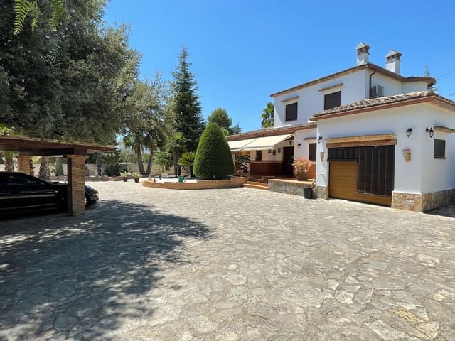 4 bedroom Villa for sale in Ontinyent with pool garage - € 550,000 (Ref: 9421897)