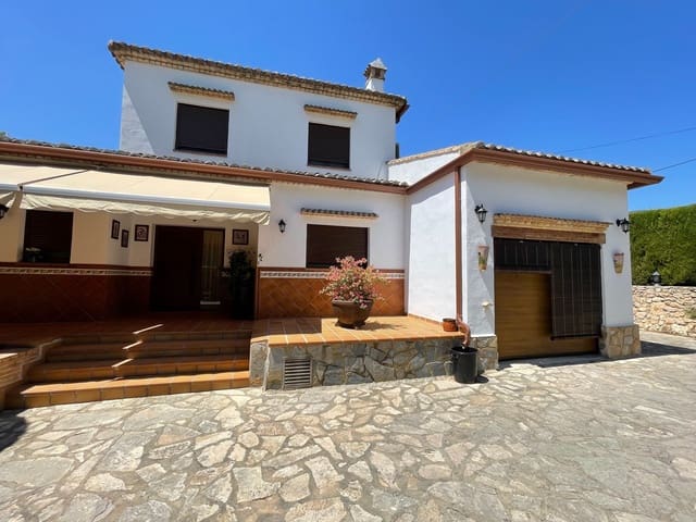 4 bedroom Villa for sale in Ontinyent with pool garage - € 550,000 (Ref: 9421897)