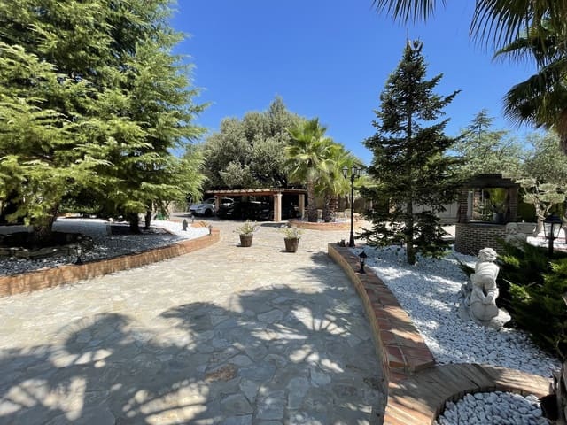 4 bedroom Villa for sale in Ontinyent with pool garage - € 550,000 (Ref: 9421897)