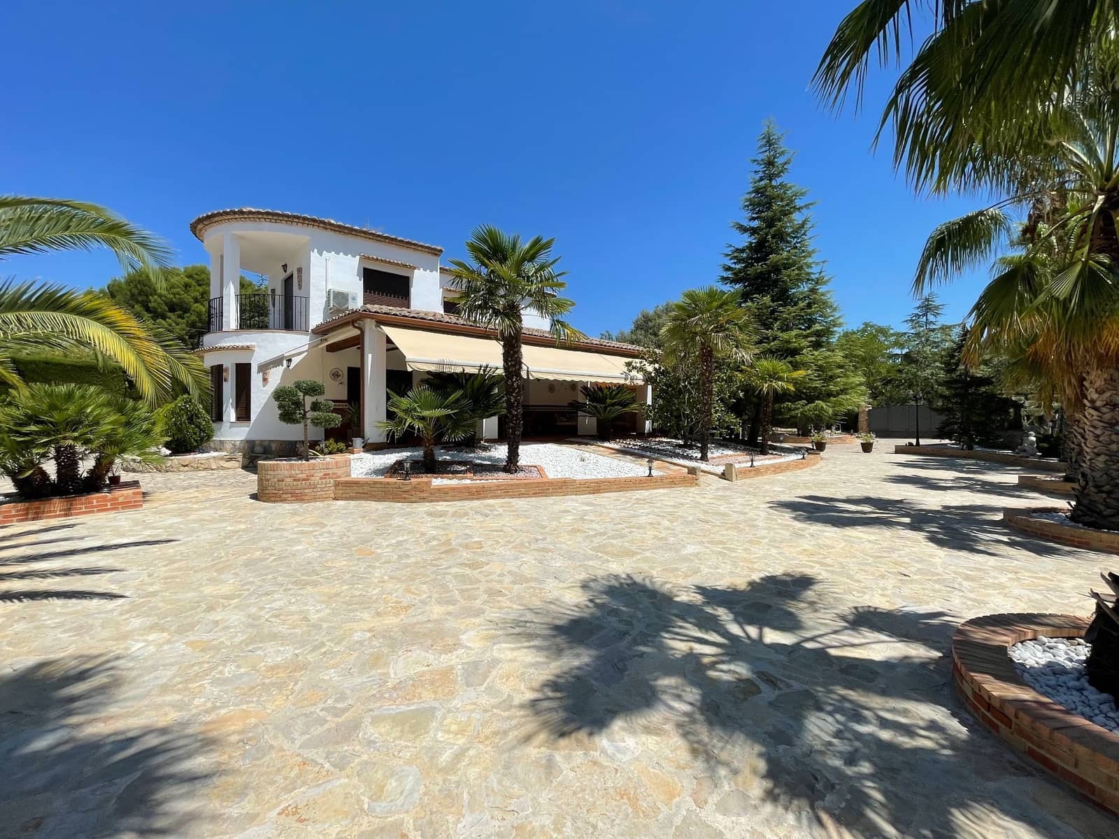 4 makuuhuone Huvila myytävänä paikassa Ontinyent mukana uima-altaan 
autotalli - 550 000 € (Ref: 9421897)