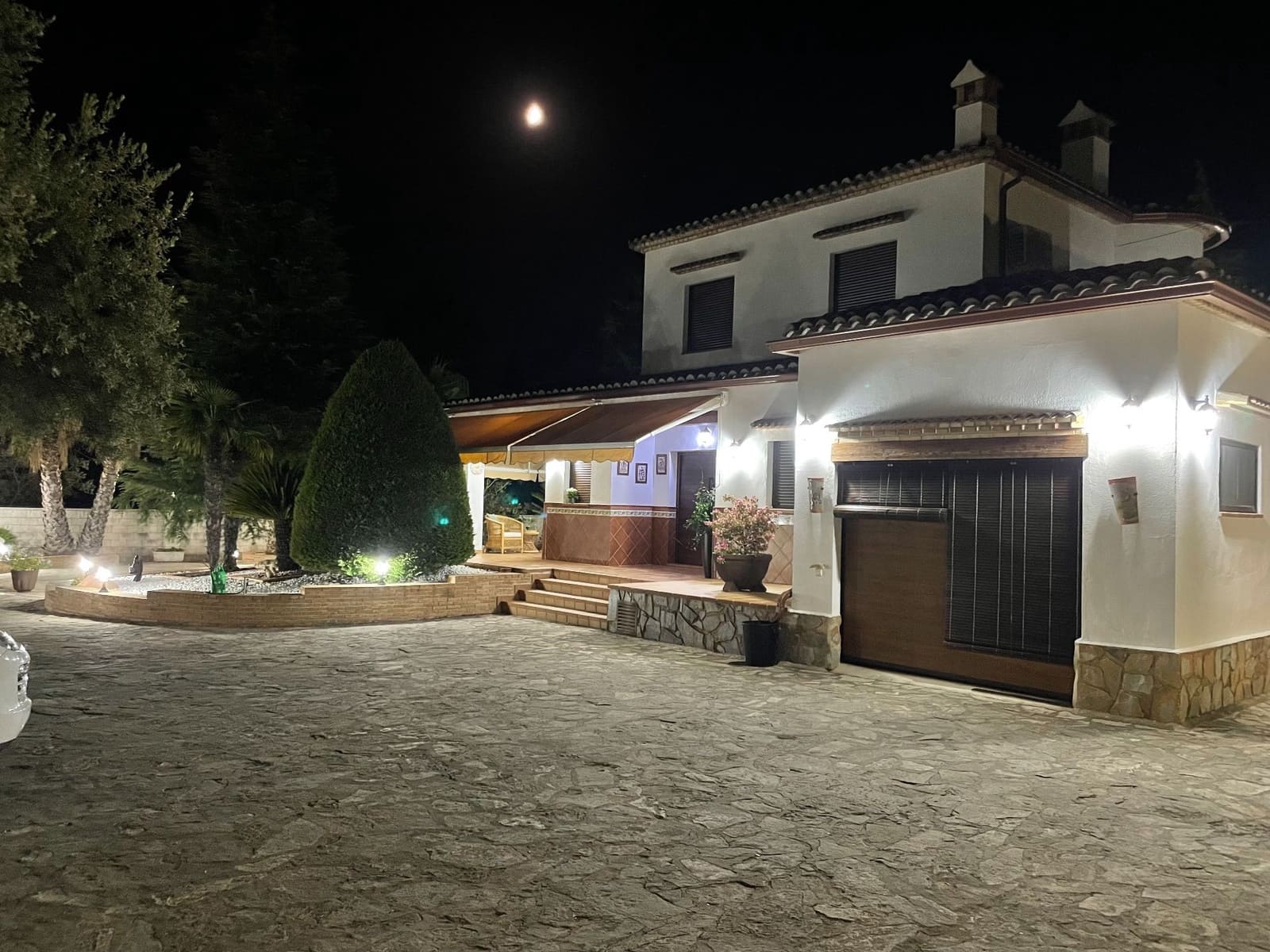 4 makuuhuone Huvila myytävänä paikassa Ontinyent mukana uima-altaan 
autotalli - 550 000 € (Ref: 9421897)