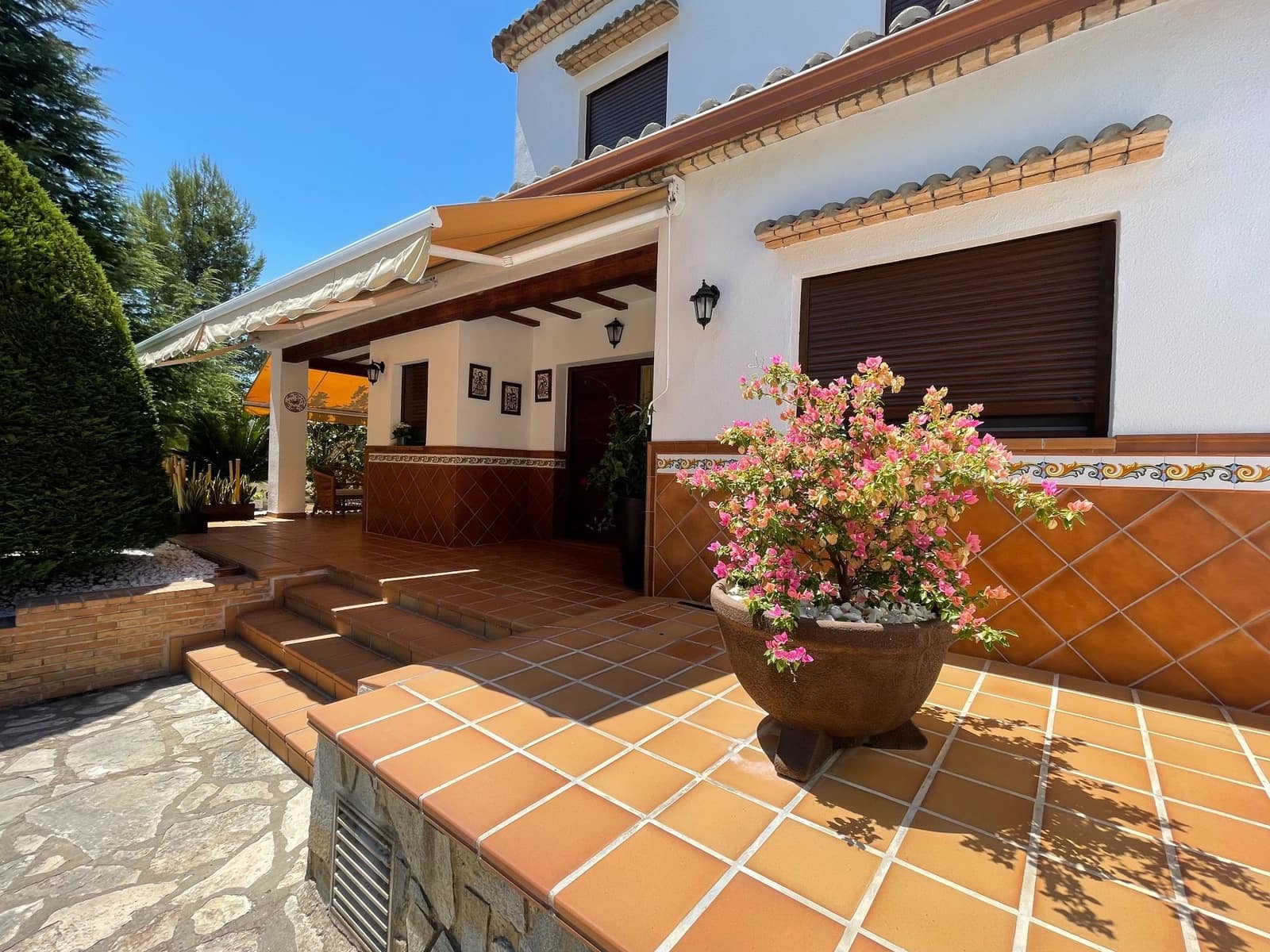 4 makuuhuone Huvila myytävänä paikassa Ontinyent mukana uima-altaan 
autotalli - 550 000 € (Ref: 9421897)