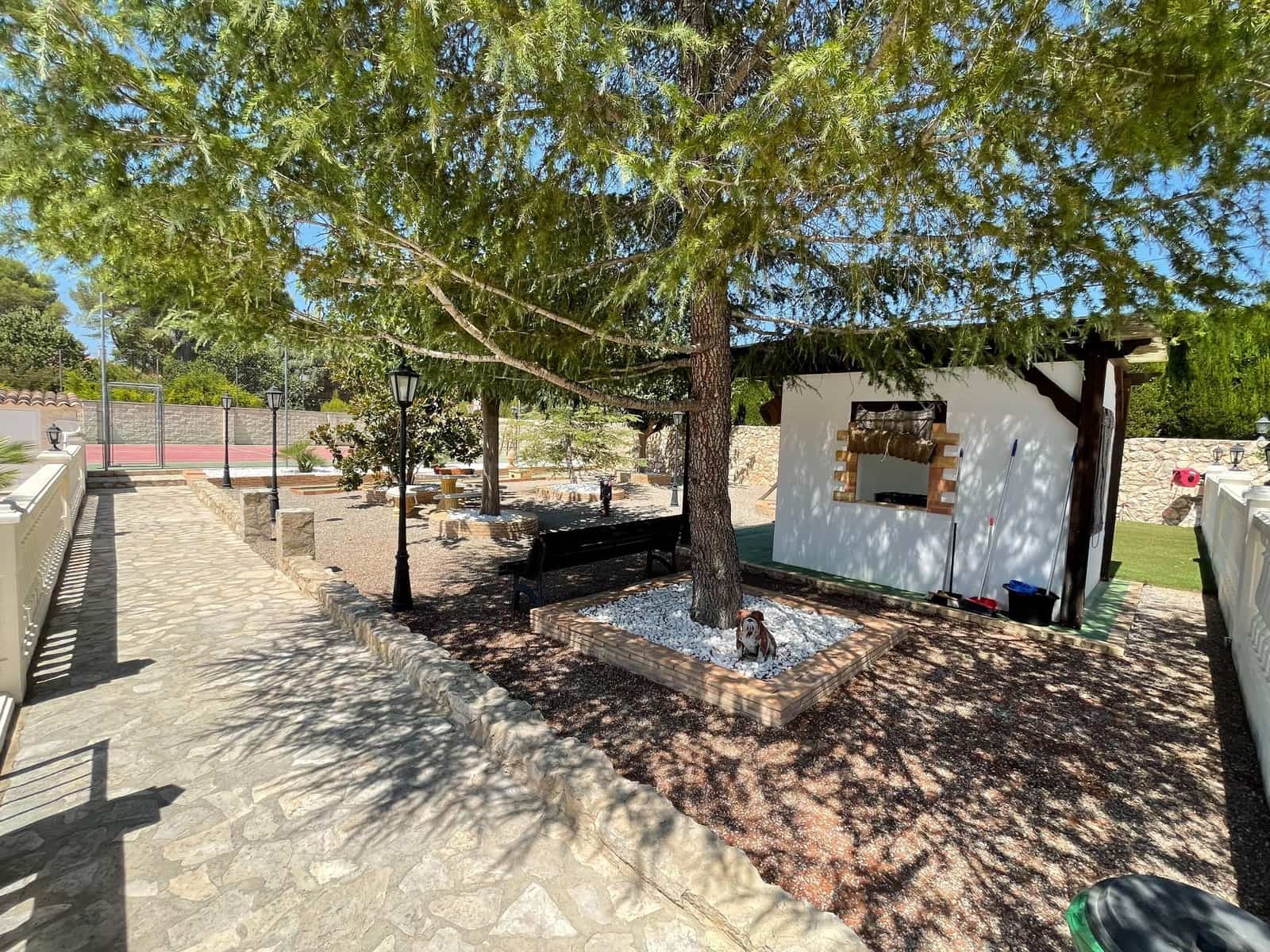 4 makuuhuone Huvila myytävänä paikassa Ontinyent mukana uima-altaan 
autotalli - 550 000 € (Ref: 9421897)