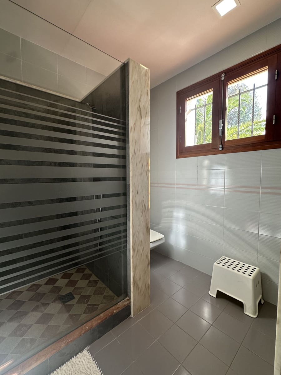 6 makuuhuone Huvila myytävänä paikassa Ontinyent mukana uima-altaan 
autotalli - 720 000 € (Ref: 9421898)