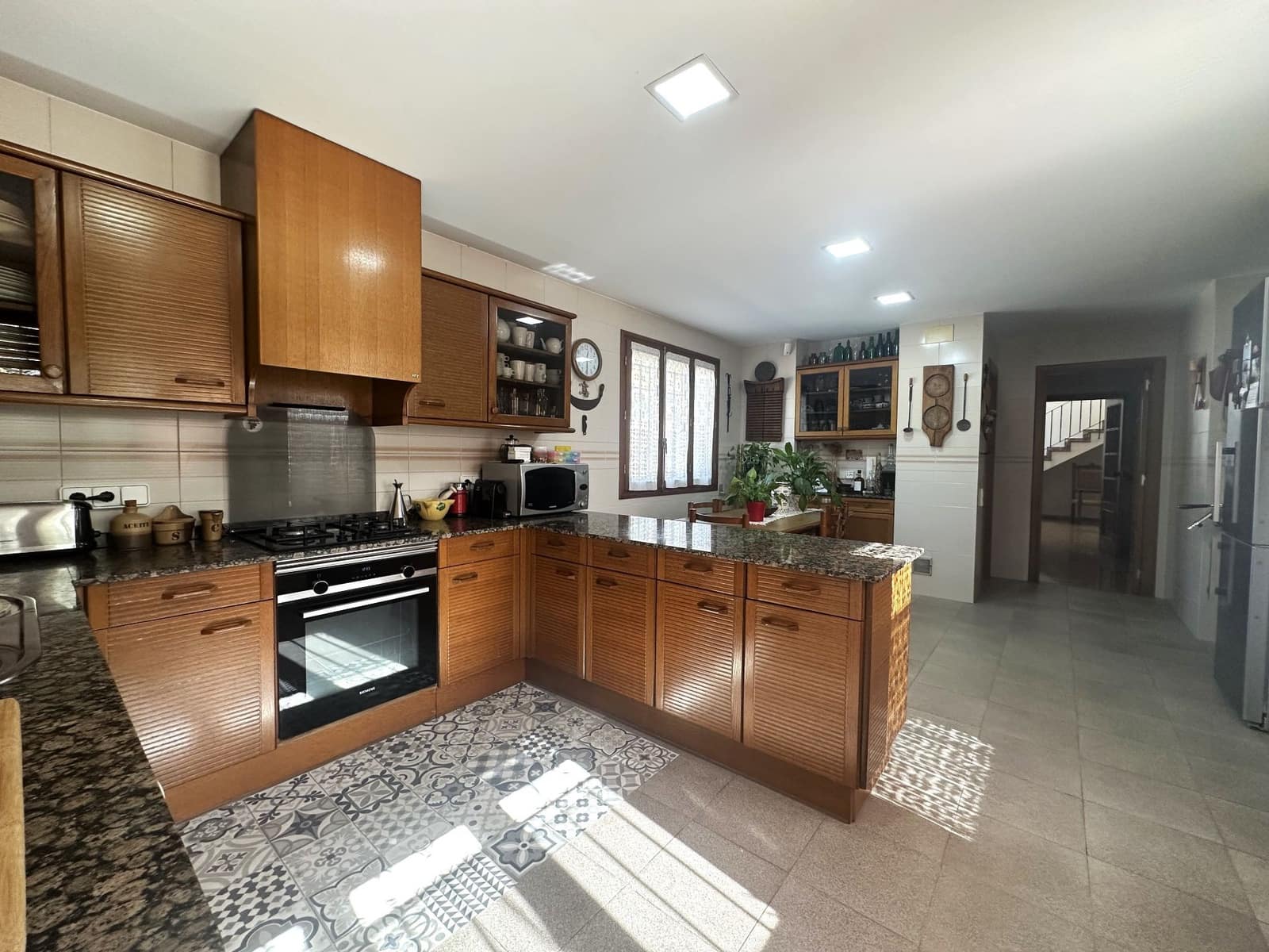 6 makuuhuone Huvila myytävänä paikassa Ontinyent mukana uima-altaan 
autotalli - 720 000 € (Ref: 9421898)