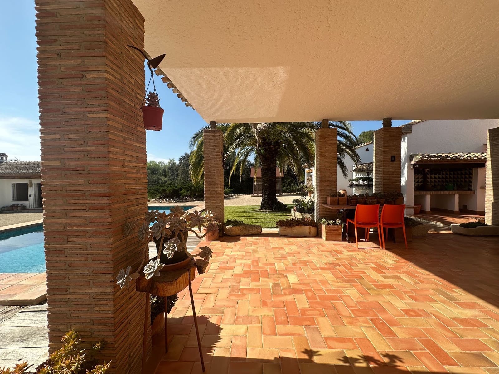 6 makuuhuone Huvila myytävänä paikassa Ontinyent mukana uima-altaan 
autotalli - 720 000 € (Ref: 9421898)