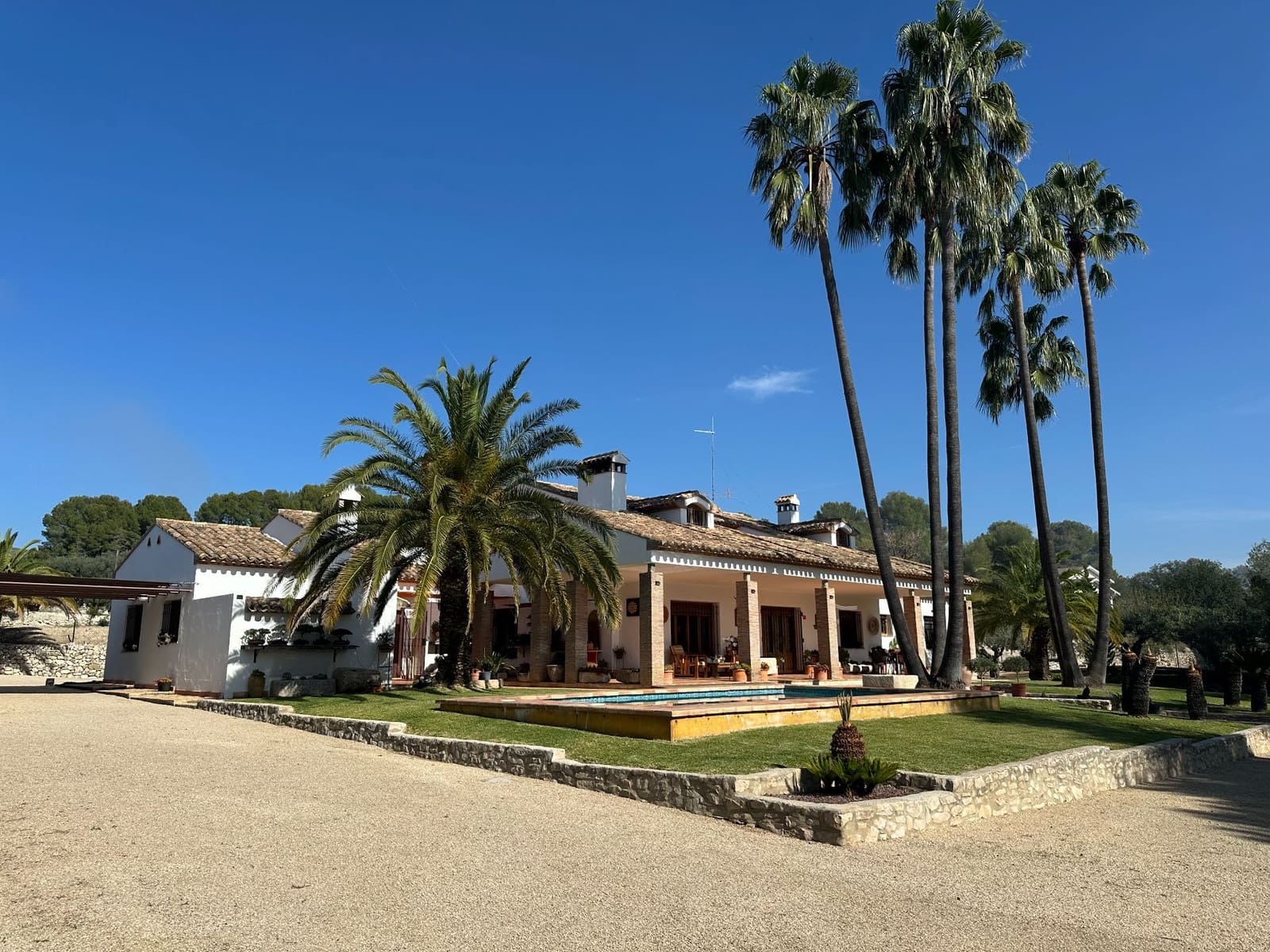 6 makuuhuone Huvila myytävänä paikassa Ontinyent mukana uima-altaan 
autotalli - 720 000 € (Ref: 9421898)